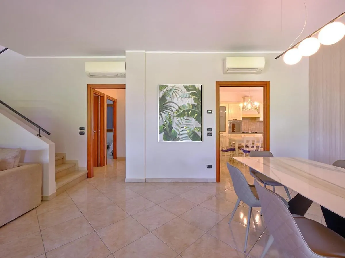 Villasgarda - Villa Leone Salionze 0*,  Italia